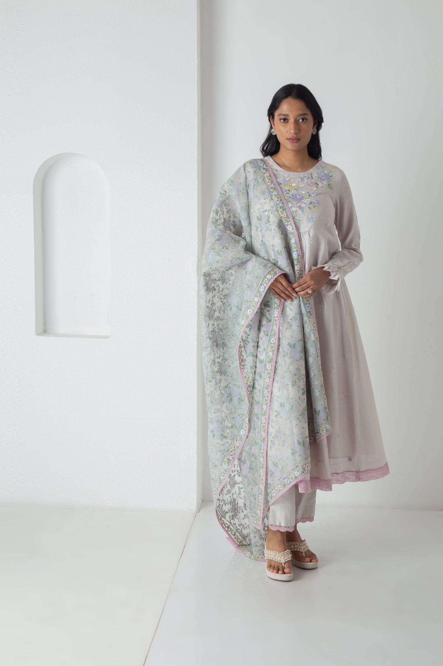 Yeva Kurta Chalk Grey