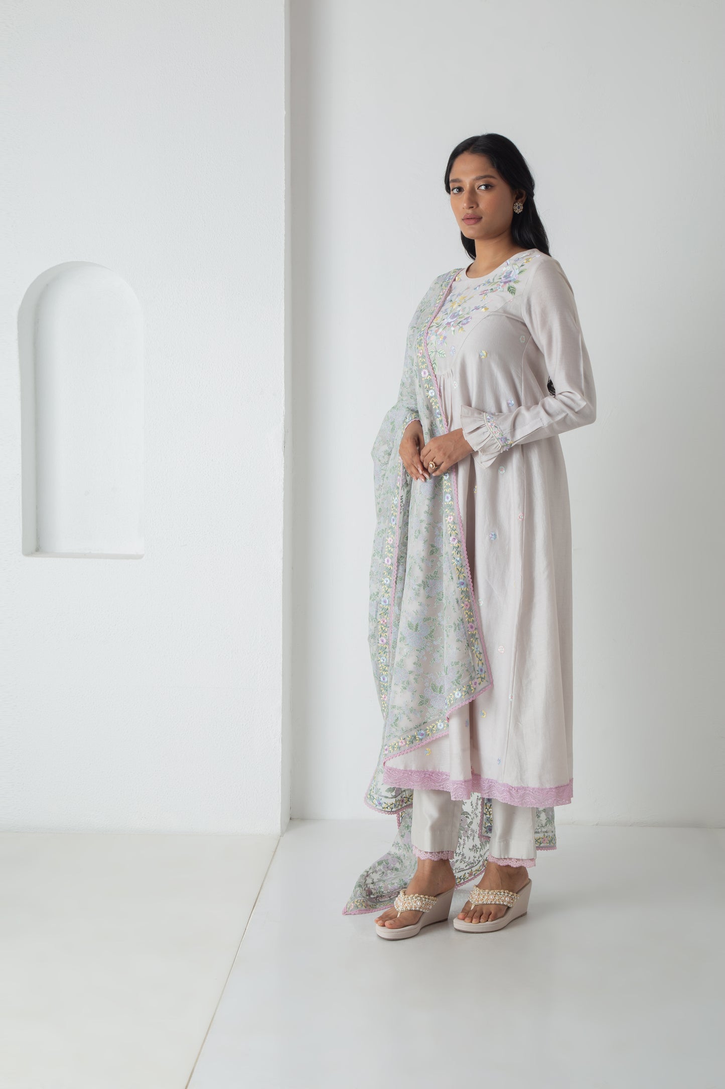 Yeva Kurta Chalk Grey