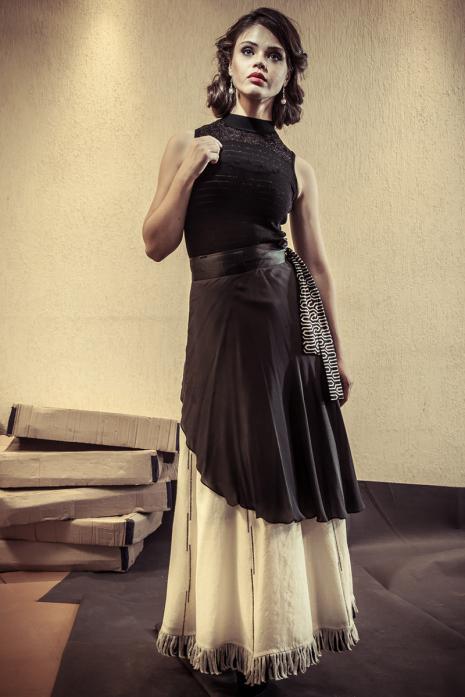 Wrap over with Skirt Off white Black