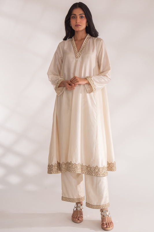 Dhriti Kurta Set Ivory