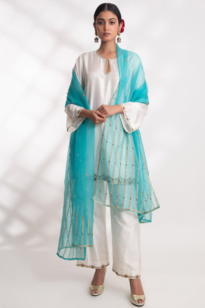 Neeli Dupatta