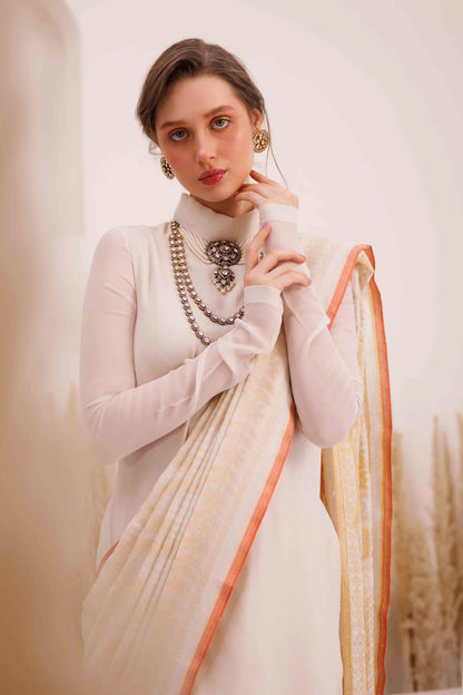 Aarvi Saree White